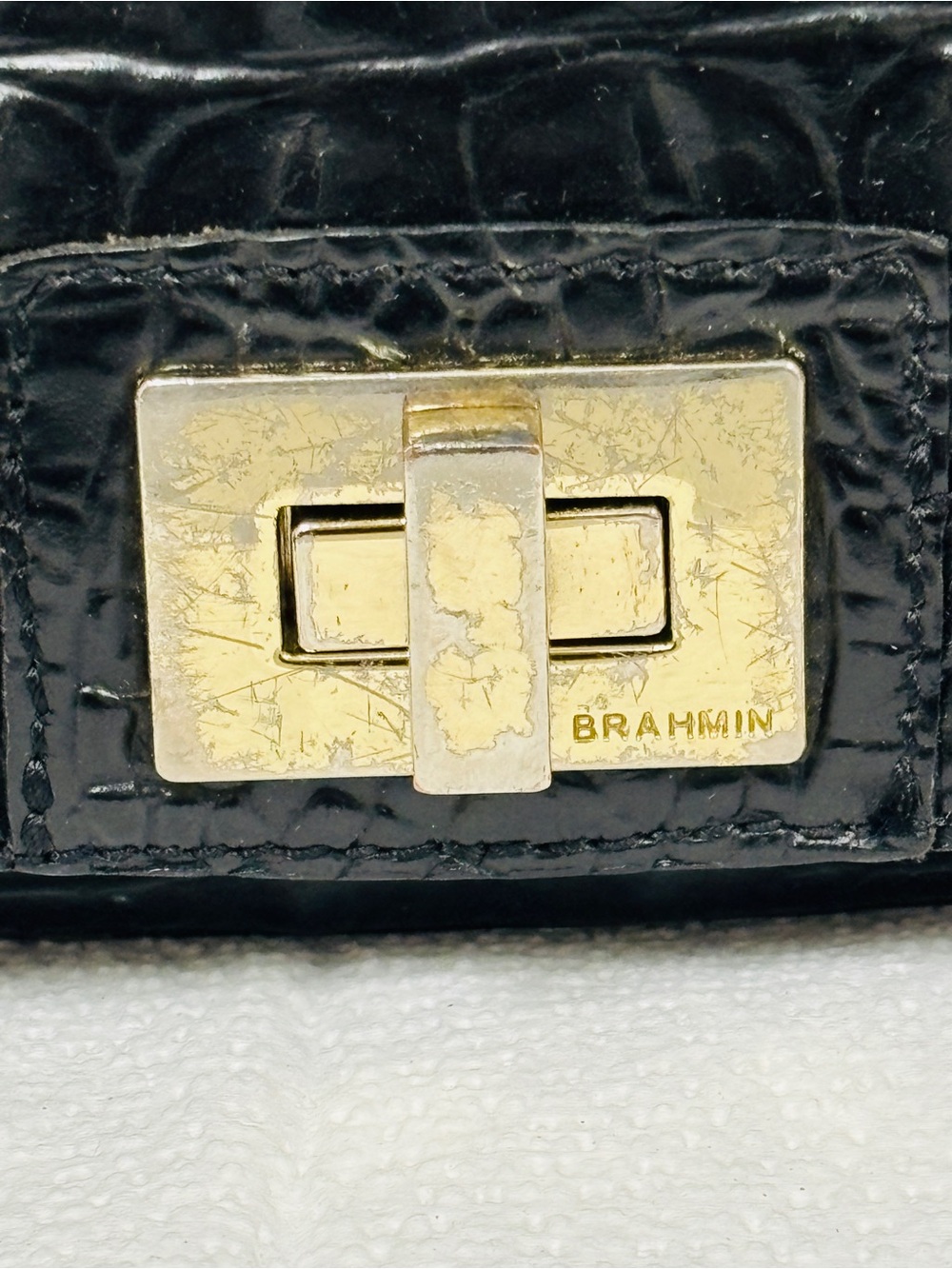 Vintage Brahmin Black Croc-Embossed Leather Crossbody with Gold-Tone Hardware - Picture 5 of 16